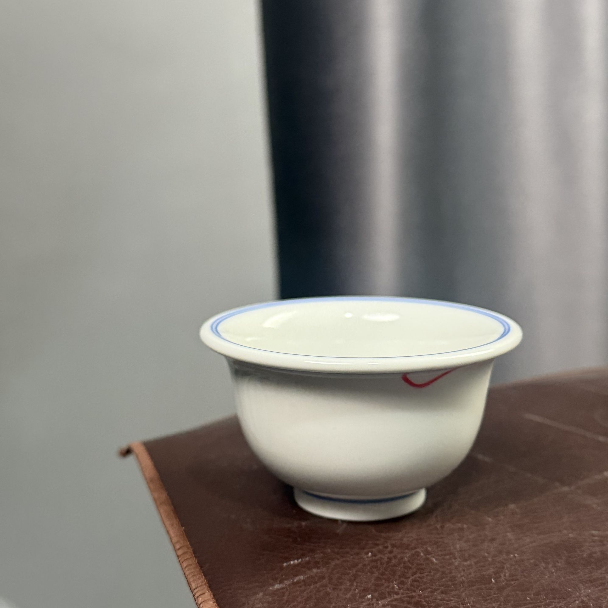 柴窑有瑕疵素胎大压手杯