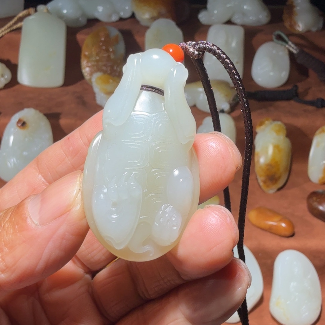 天***管和田玉未镶嵌颈饰