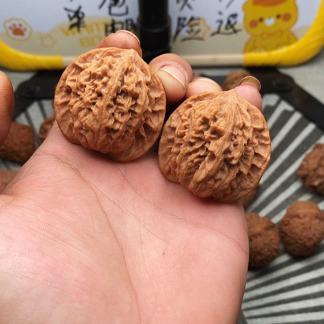 把件文玩核桃盘龙纹