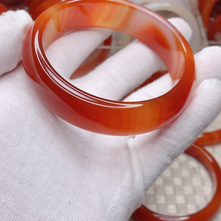 玛瑙/玉髓手镯未镶嵌