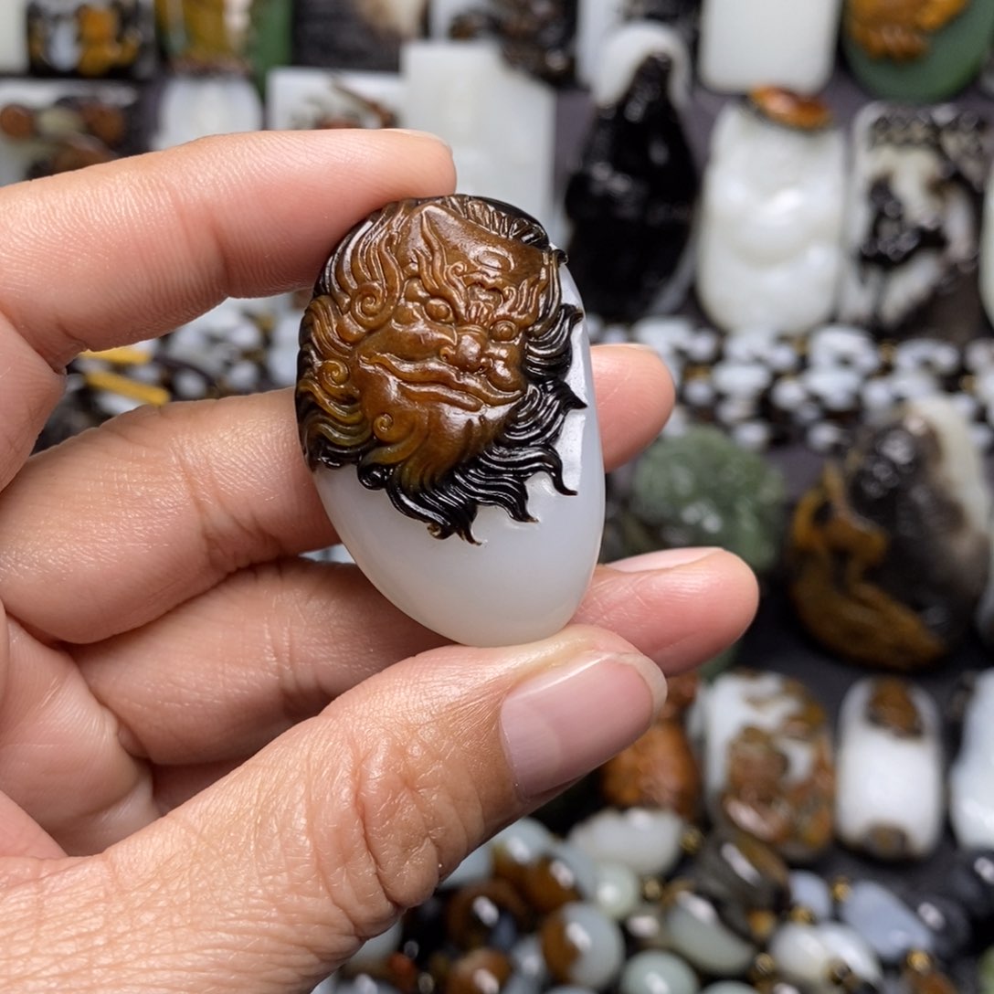 和田玉颈饰未镶嵌济****收