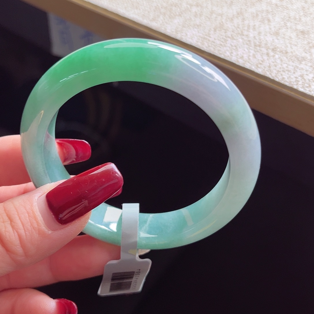 翡翠手镯未镶嵌手镯