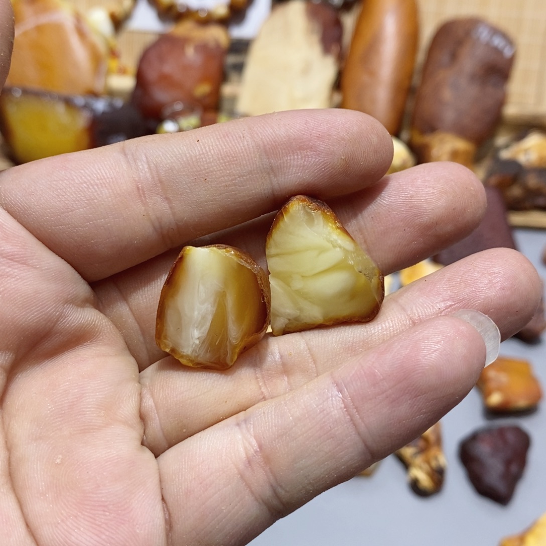 佛***间定制琥珀蜜蜡原石定制