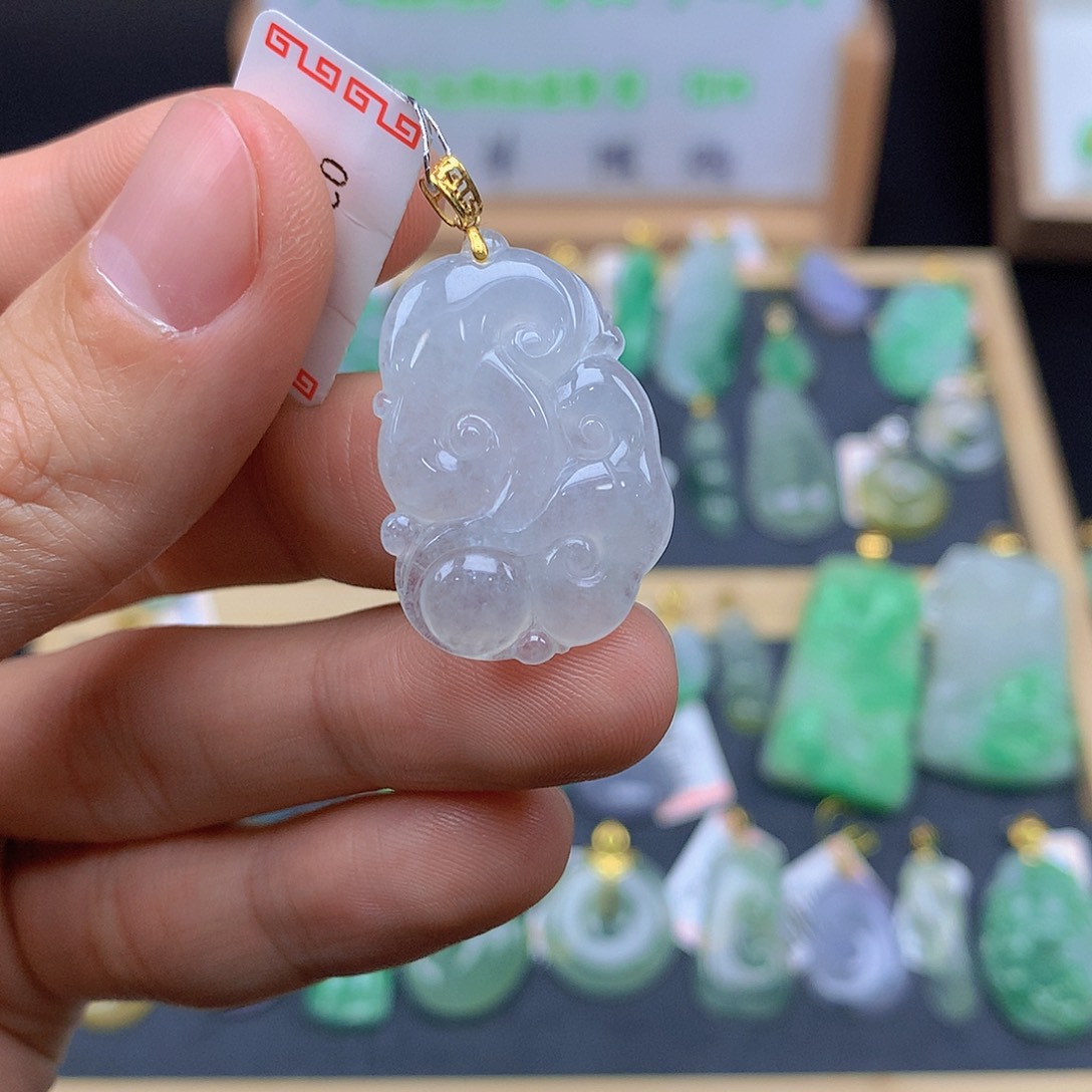 翡翠颈饰18K金镶嵌翡翠