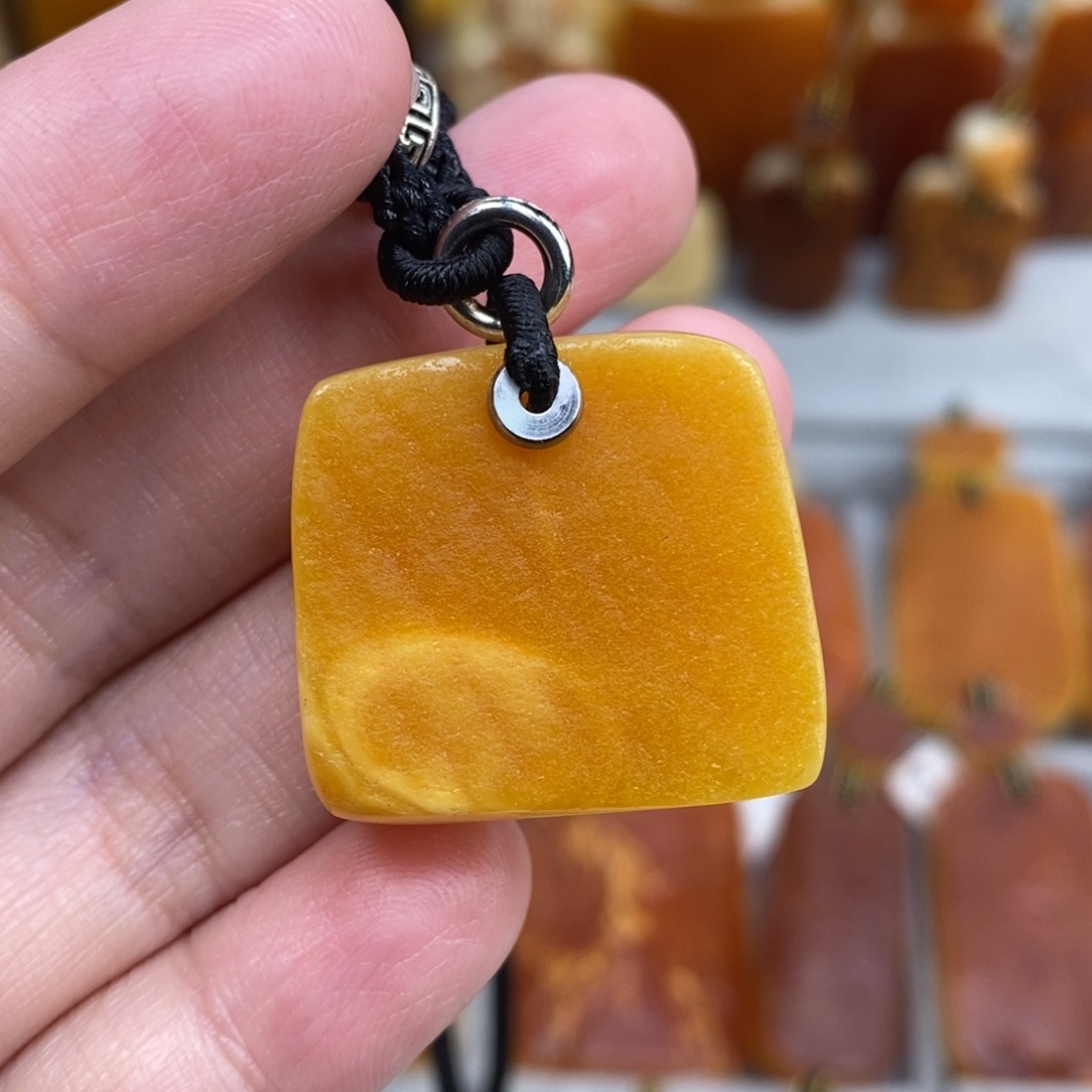 蜜蜡未镶嵌珠宝奇石