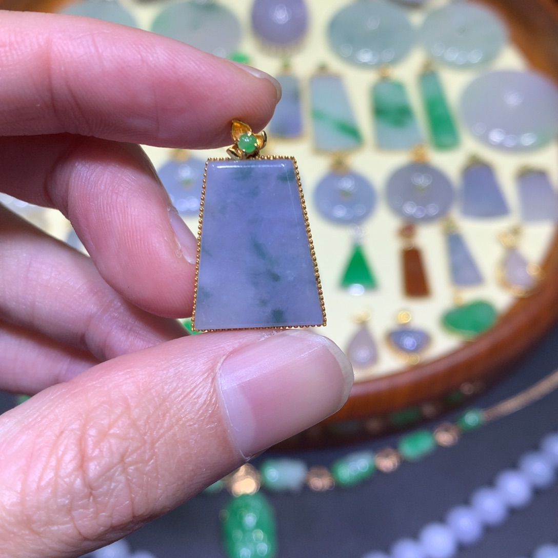 翡翠吊坠(不含链)18K金镶嵌