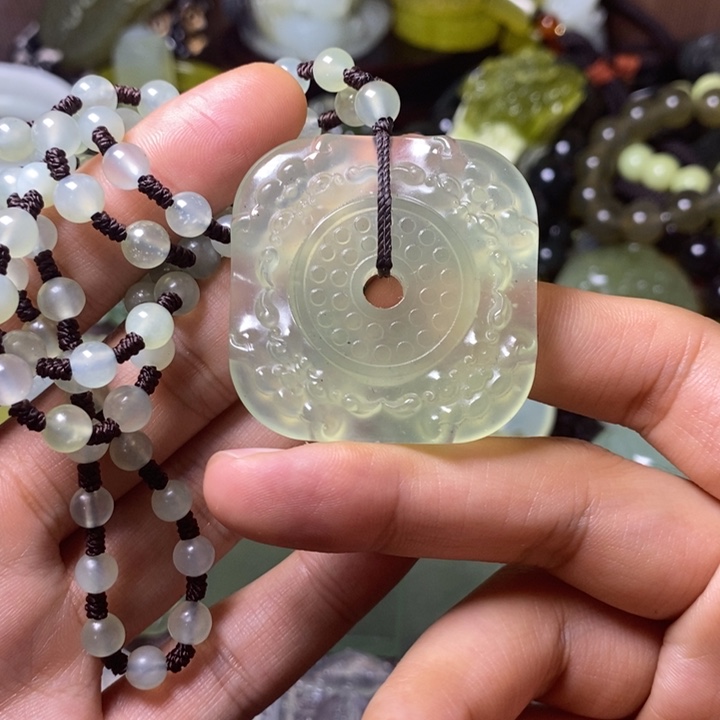 岫玉岫玉颈饰未镶嵌