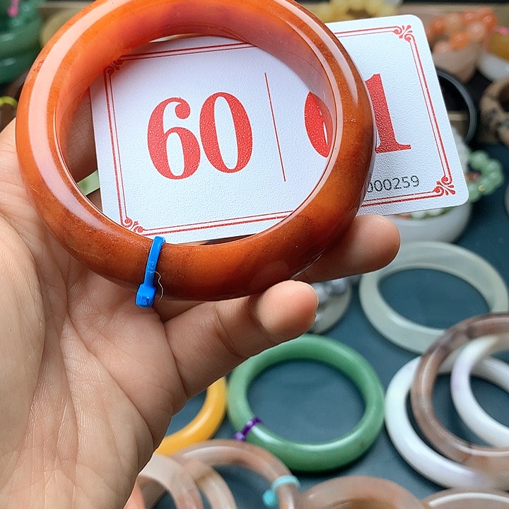 石英质玉（黄龙玉）未镶嵌手镯