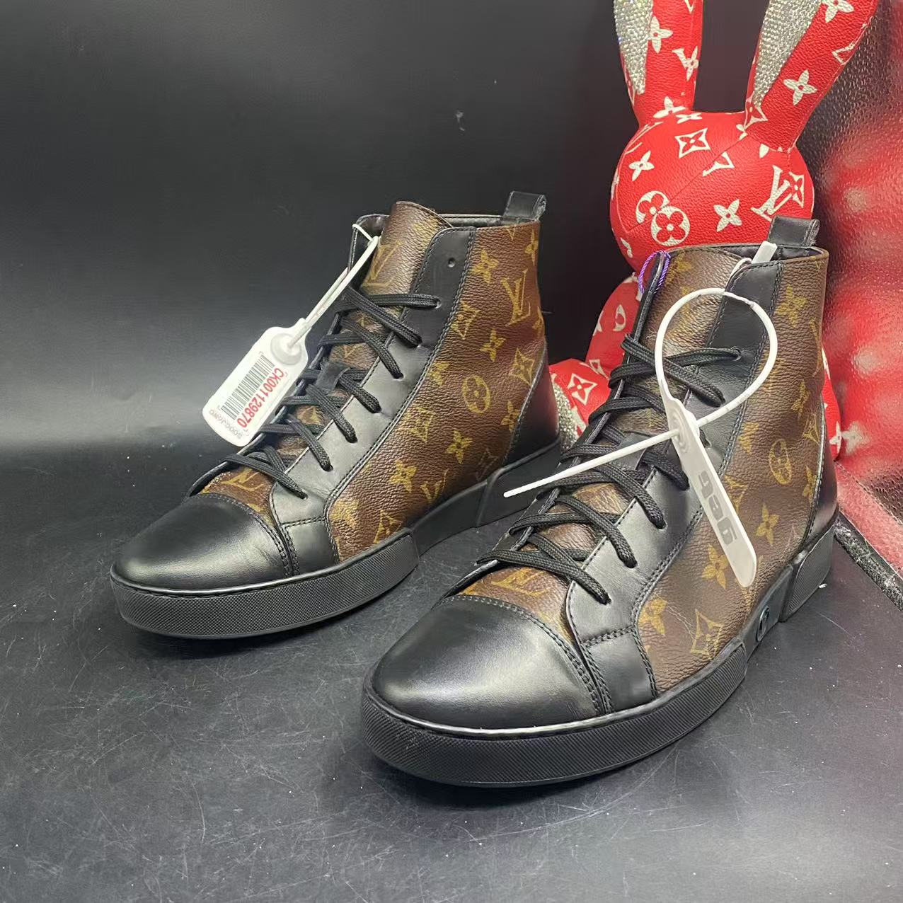 95新 LouisVuitton/路易威登 【聚星优选】黑棕高帮板鞋40码kke084