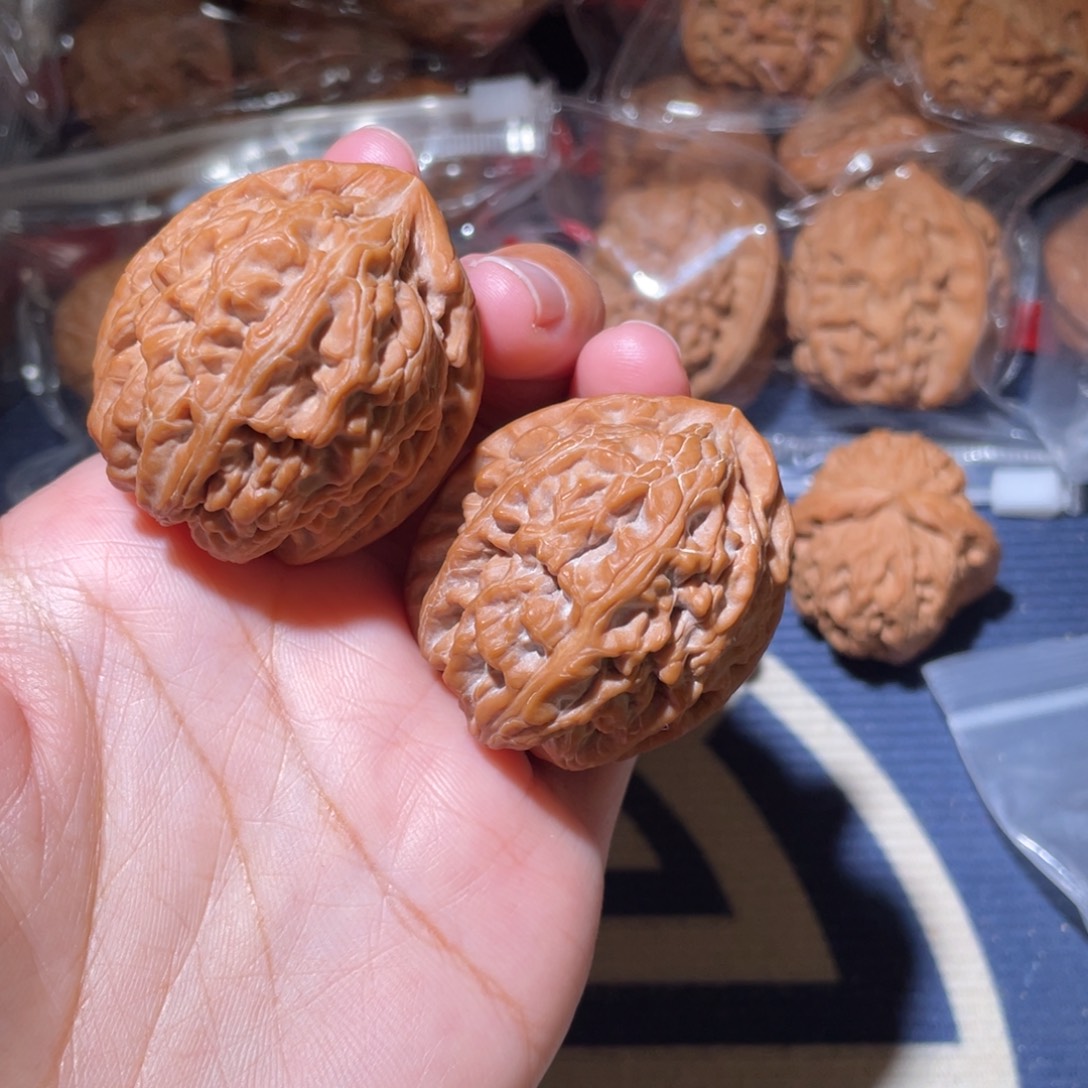 你***吃文玩核桃吊坠红锦鲤42