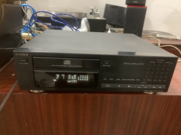 8新 Sony/索尼 二手索尼纯转盘CD机没摇控器，不包邮