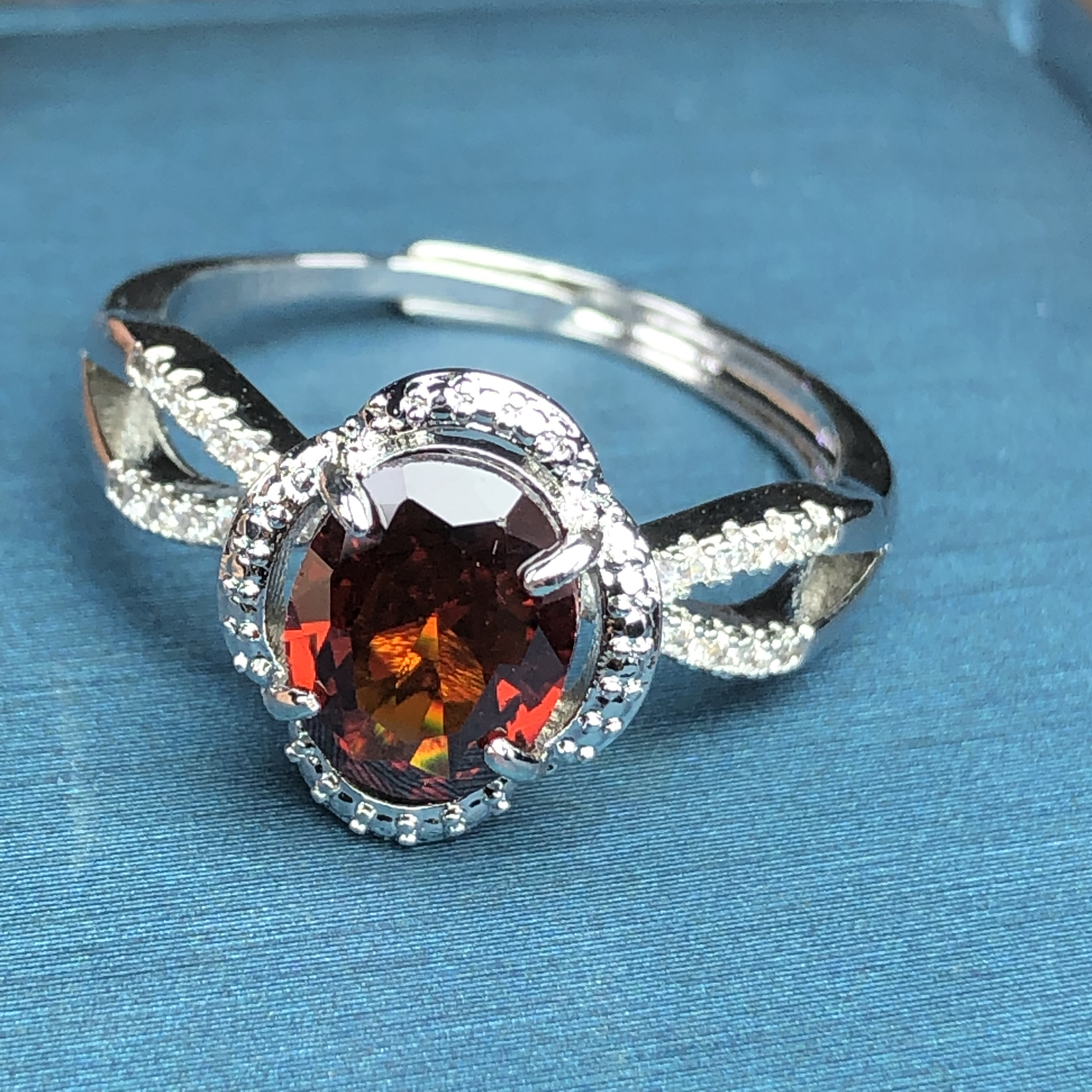 1184 芬达红戒指银色托开口可调节精选轻奢