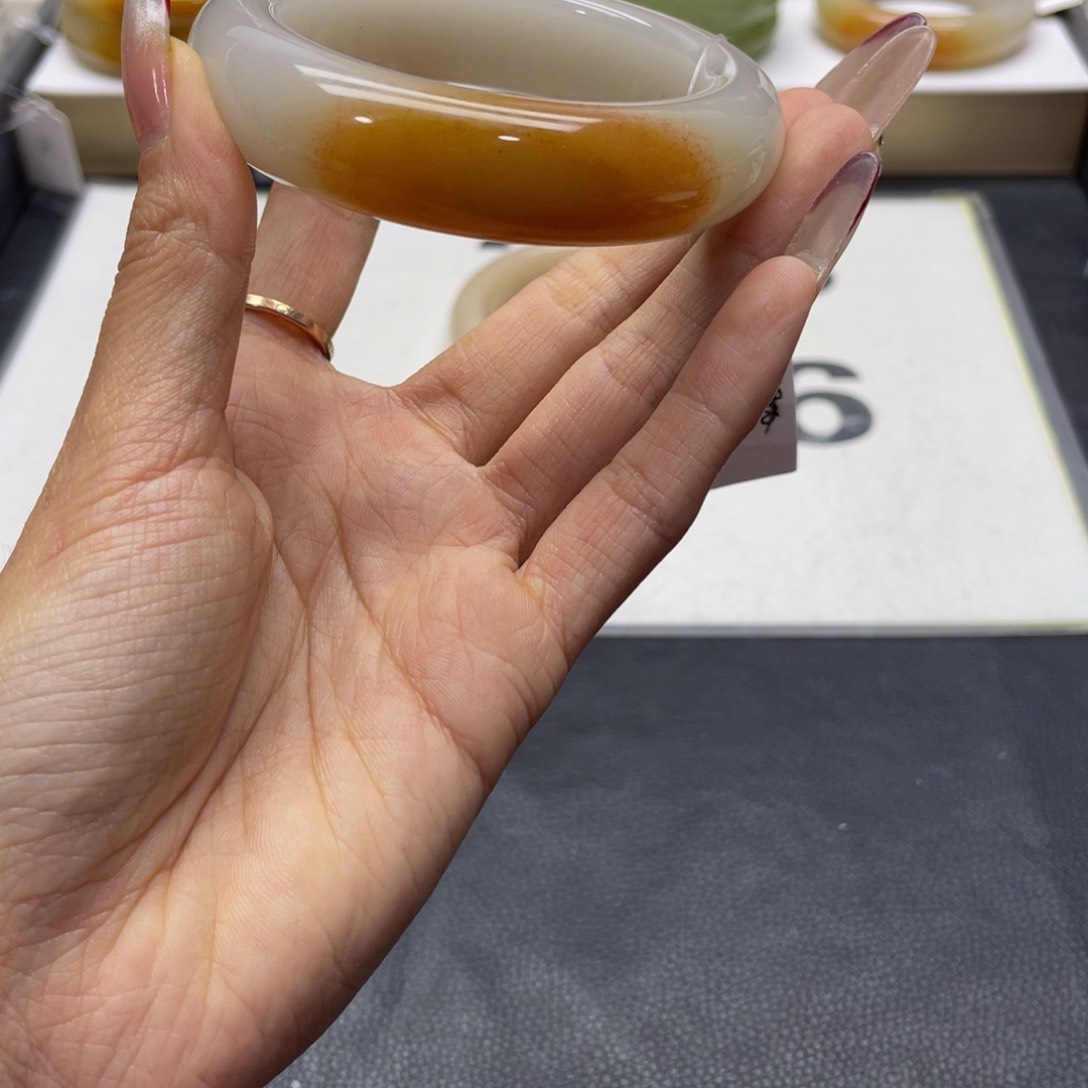 石英质玉手镯未镶嵌太****卷