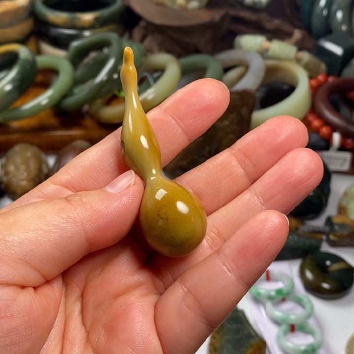 肽***哥岫岩河磨玉（透闪石质玉）未镶嵌颈饰