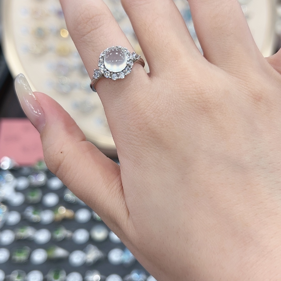 蛇纹石玉戒指银S925镶嵌水****）