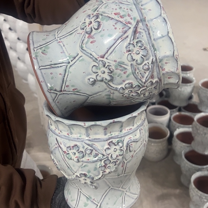 高度20厘米口18厘米