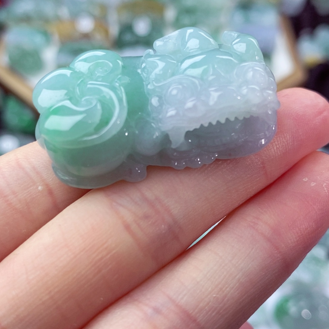 翡翠颈饰未镶嵌天然