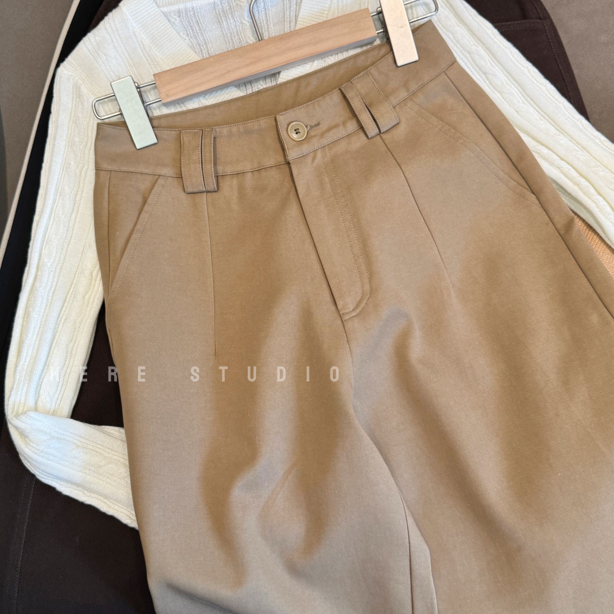 Here【素调随性】秋冬新款百搭显瘦直筒长裤