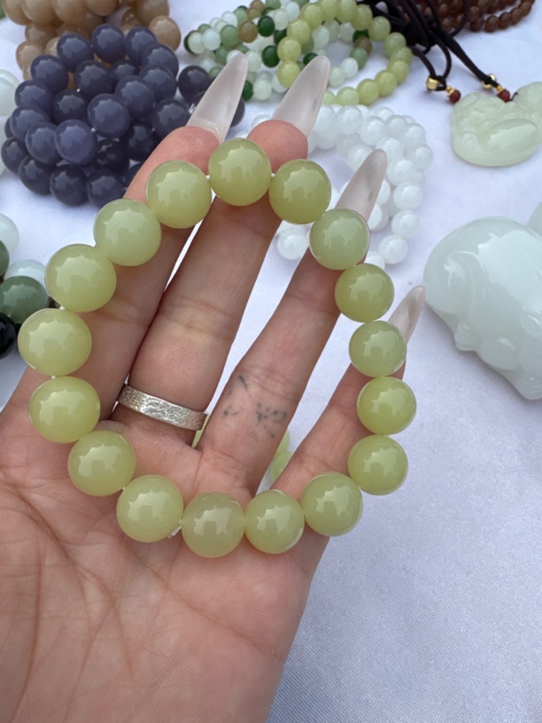 高端精品鸡油黄手串 卡12