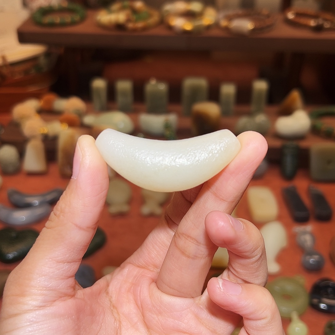 葱***室和田玉未镶嵌颈饰