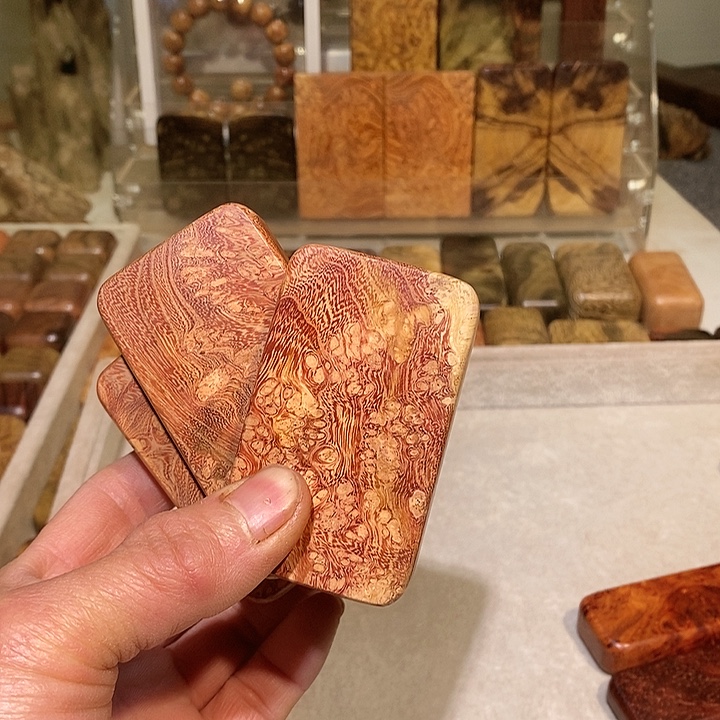 恰***耶香榧木木质哈把玩件5888