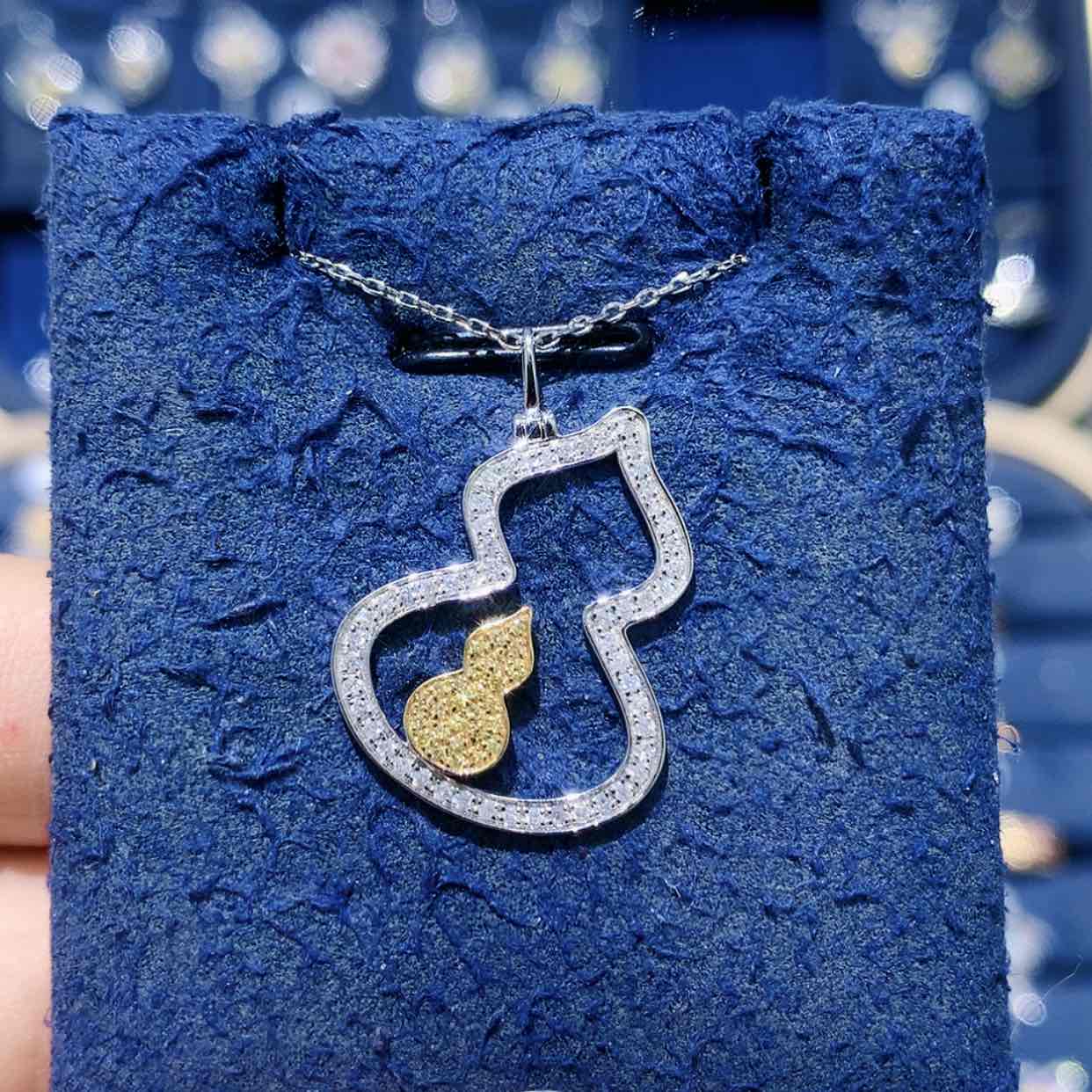 【闪购商品】钻石颈饰18K金镶嵌黄钻葫芦项链