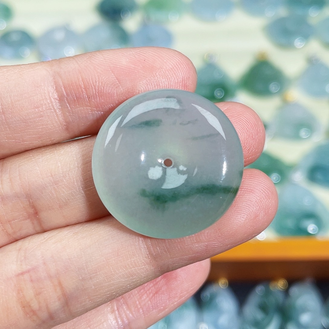 翡翠颈饰未镶嵌z****?吊坠