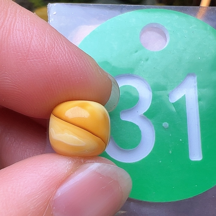 蜜蜡裸石未镶嵌9.2m m