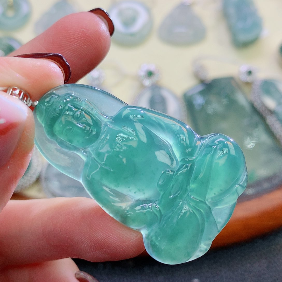 翡翠颈饰18K金镶嵌翡翠