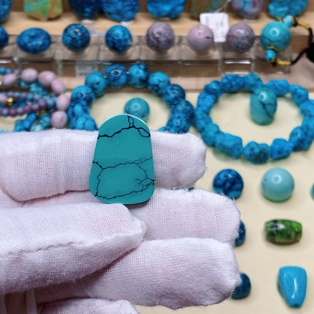 绿松石未镶嵌珠宝奇石