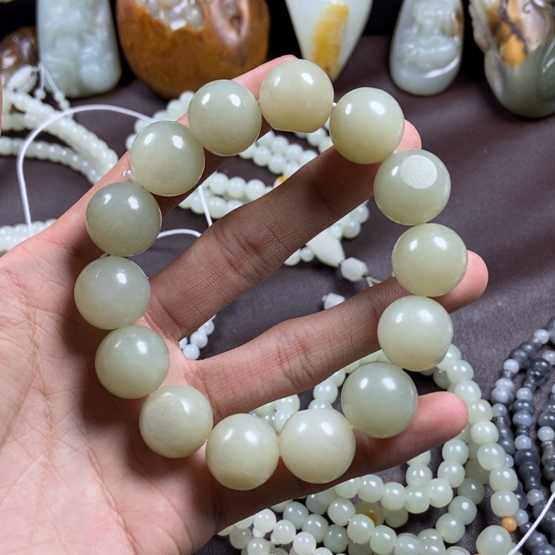 和田玉把件未镶嵌根*