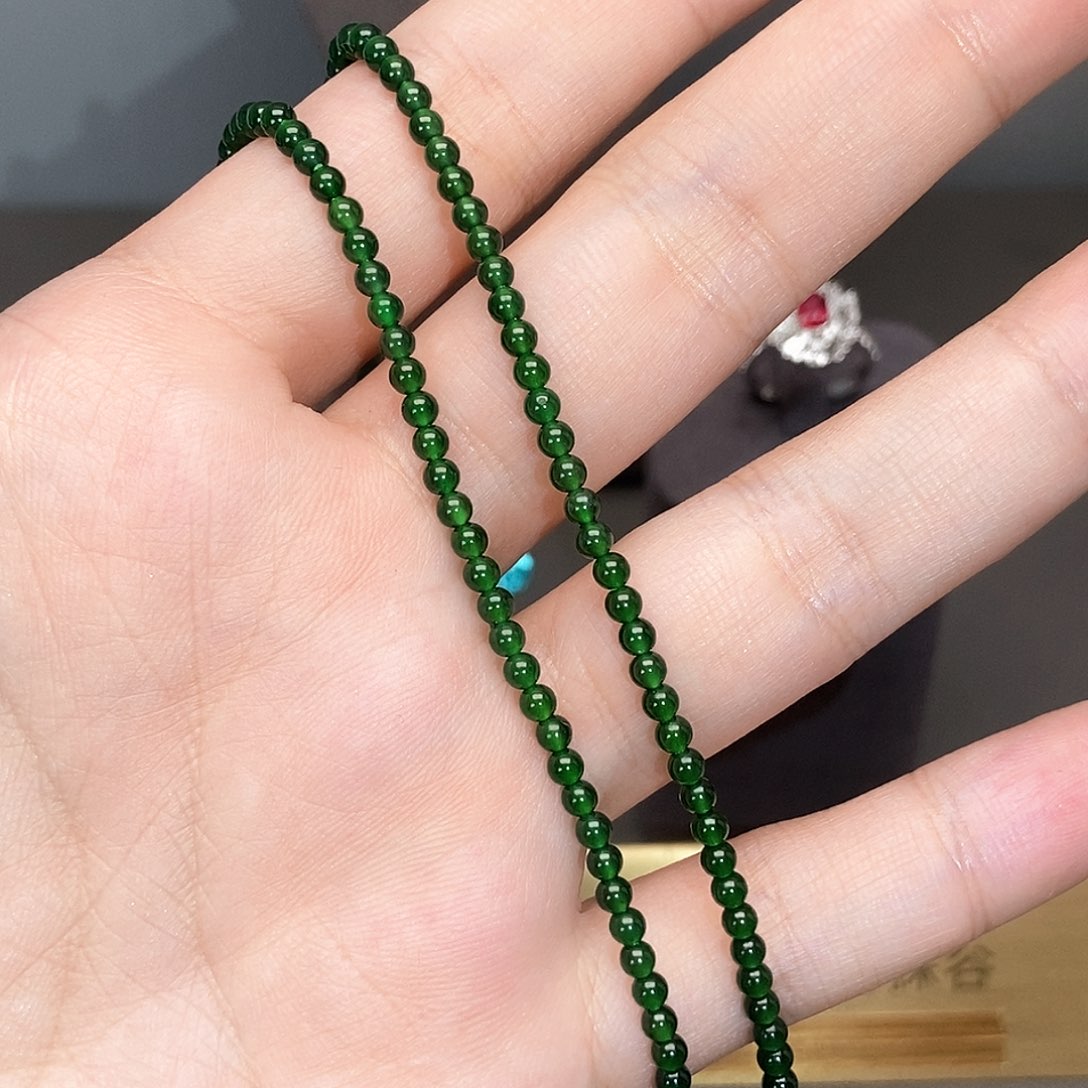 翡翠颈饰未镶嵌A货翡翠