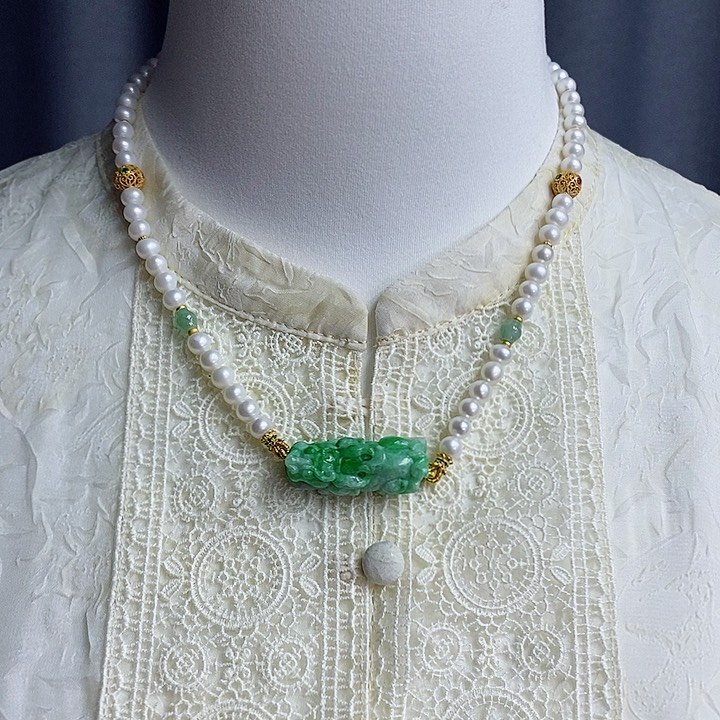 翡翠吊坠(赠链)未镶嵌翡翠雕刻貔貅项链