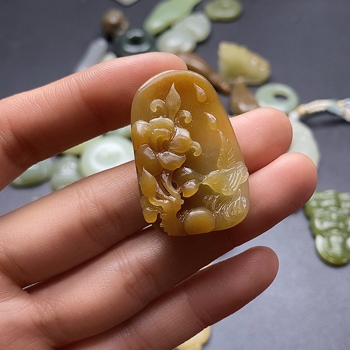 颈饰未镶嵌和田玉想****光