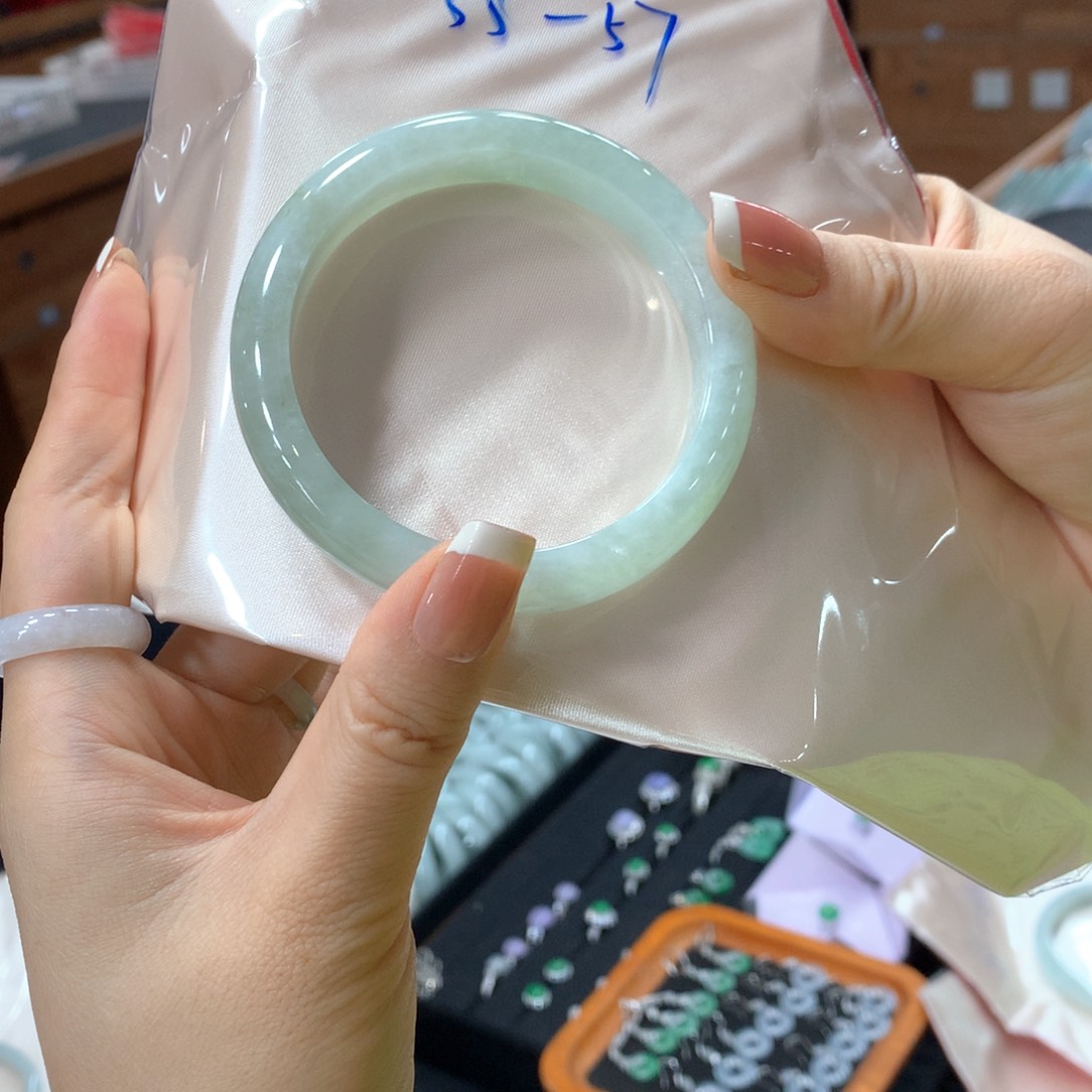 未镶嵌手镯翡翠买断