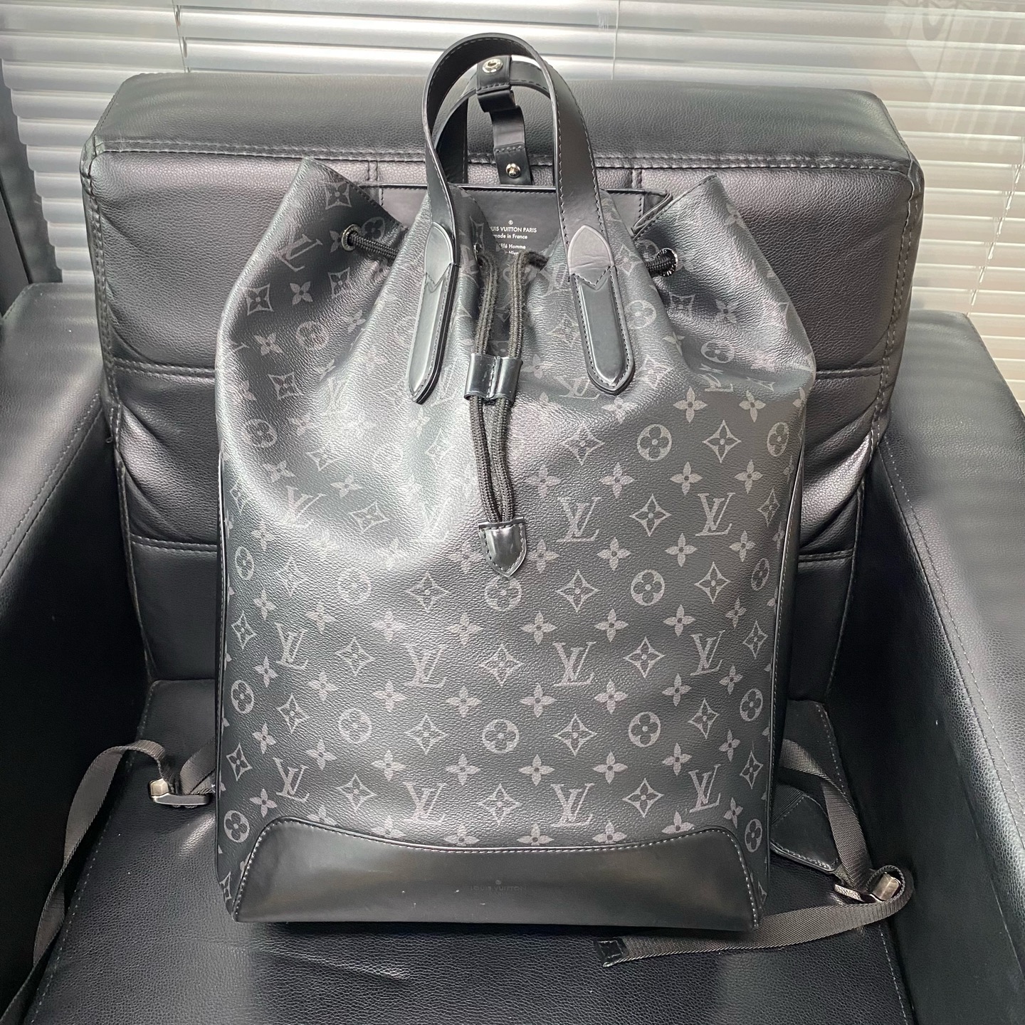 99新 LouisVuitton/路易威登 黑武士老花抽绳双肩16年编码dx7372