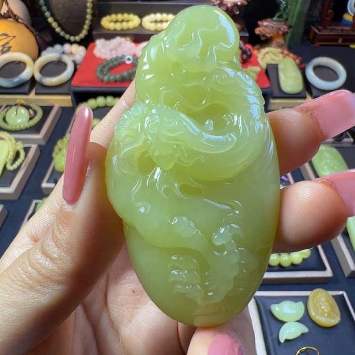 和田玉（黄玉）未镶嵌颈饰