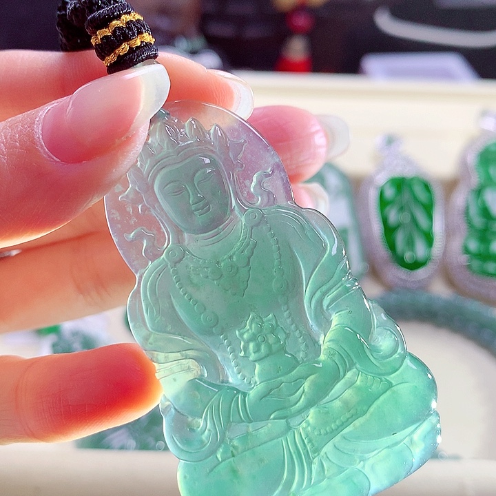 翡翠颈饰未镶嵌天然