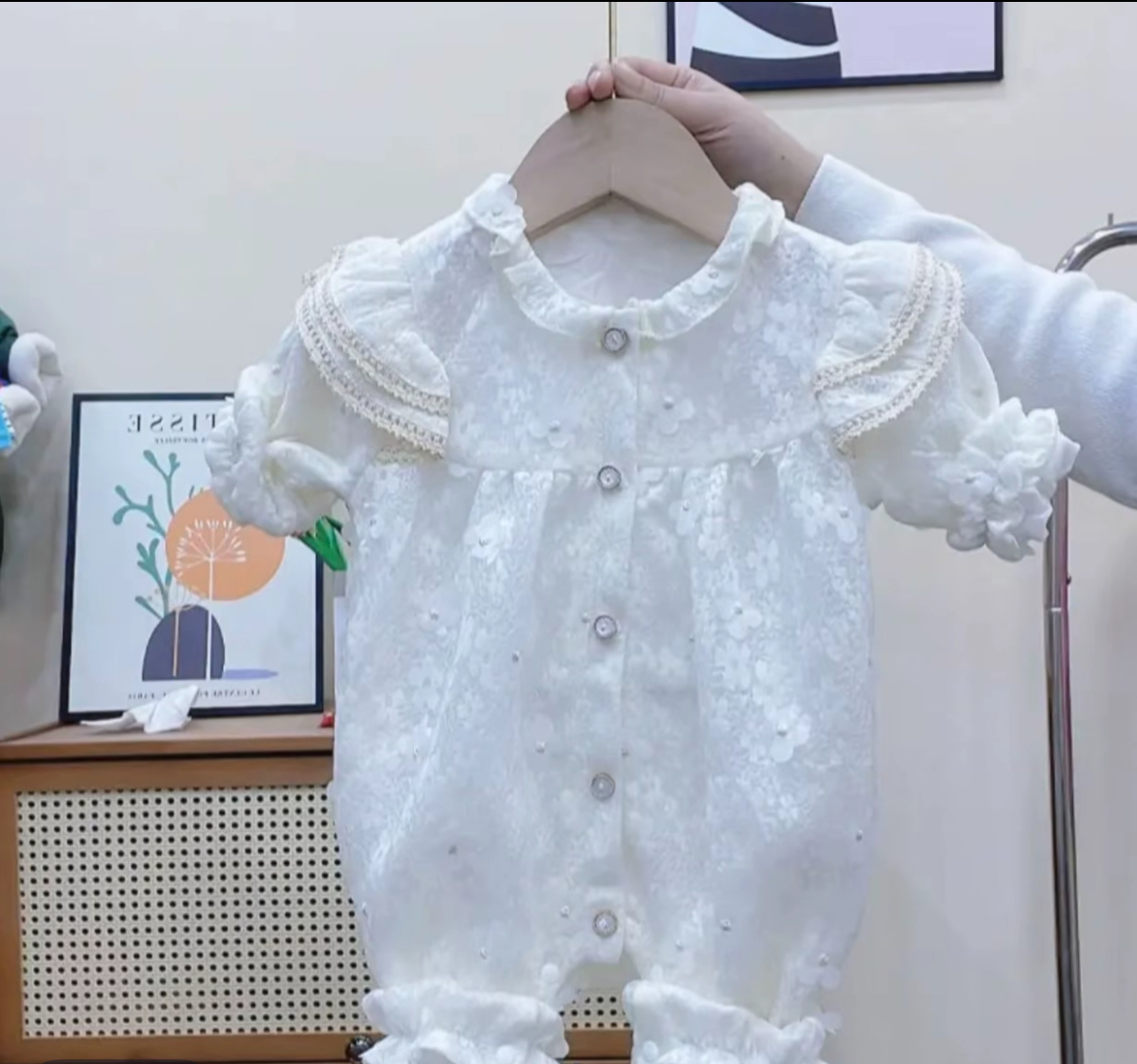 婴儿衣服春装连体衣新生儿女宝宝满月百天哈衣超萌公主春装外出服