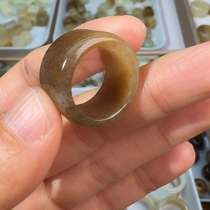 和田玉（糖玉）未镶嵌戒指17.7内径35