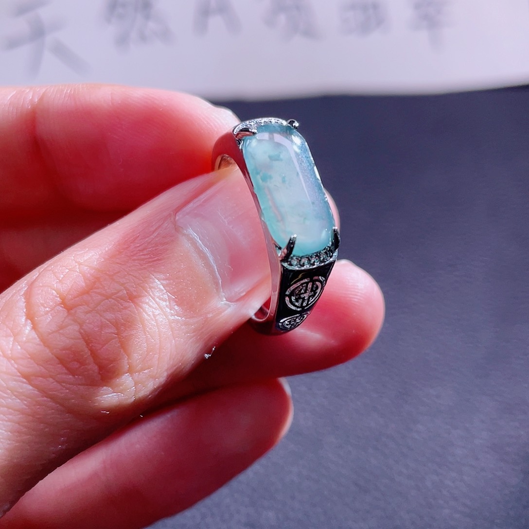 翡翠颈饰未镶嵌888888888