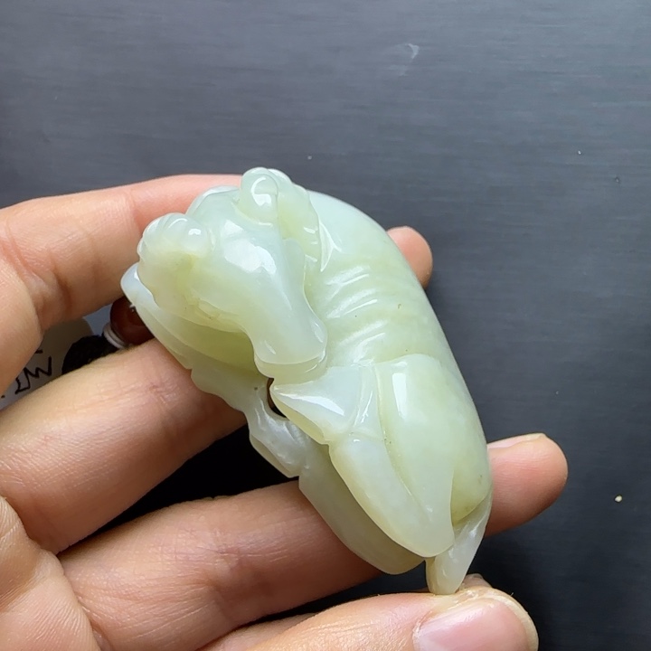 峰***转和田玉未镶嵌把件