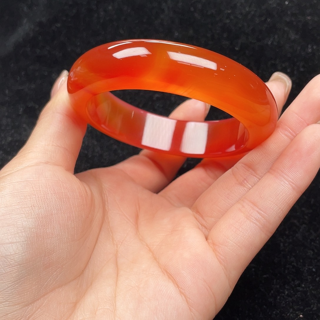 玛瑙/玉髓手镯未镶嵌·