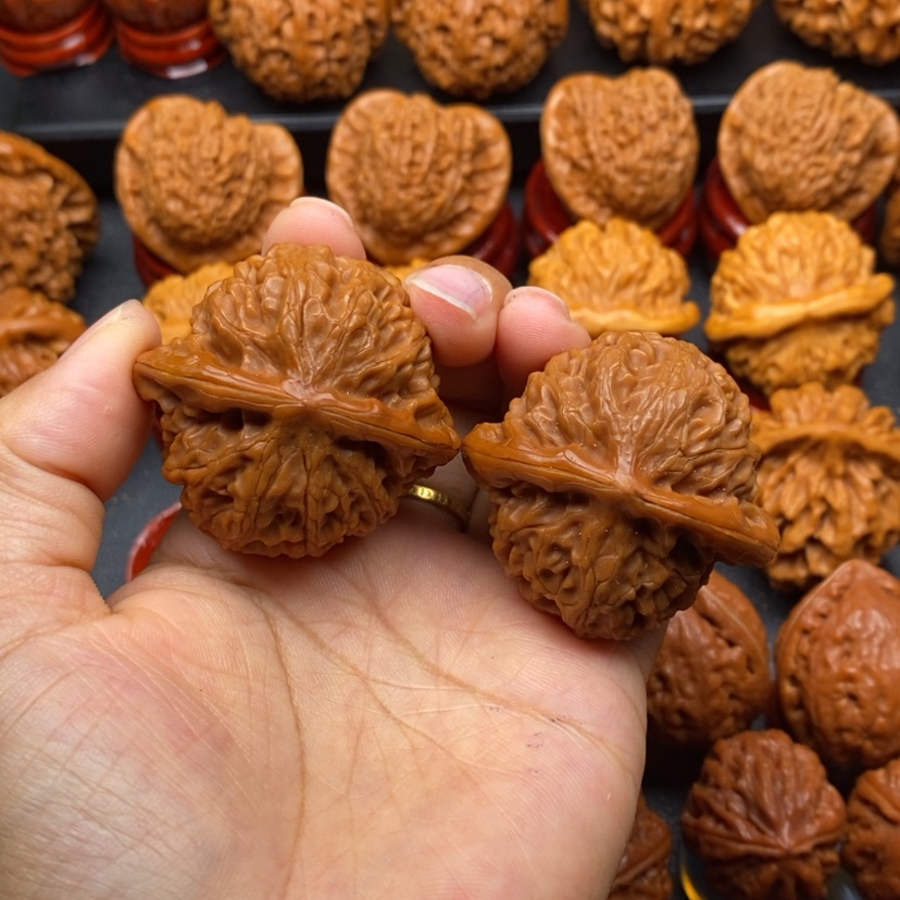 【闪购商品】文玩核桃把件44宫灯