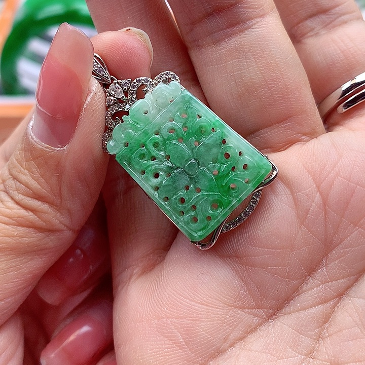 翡翠颈饰银S925镶嵌翡翠