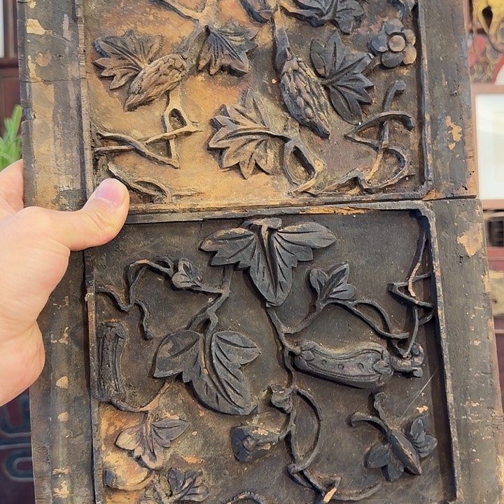 缘***屋香榧木木雕花板上挂的有三块