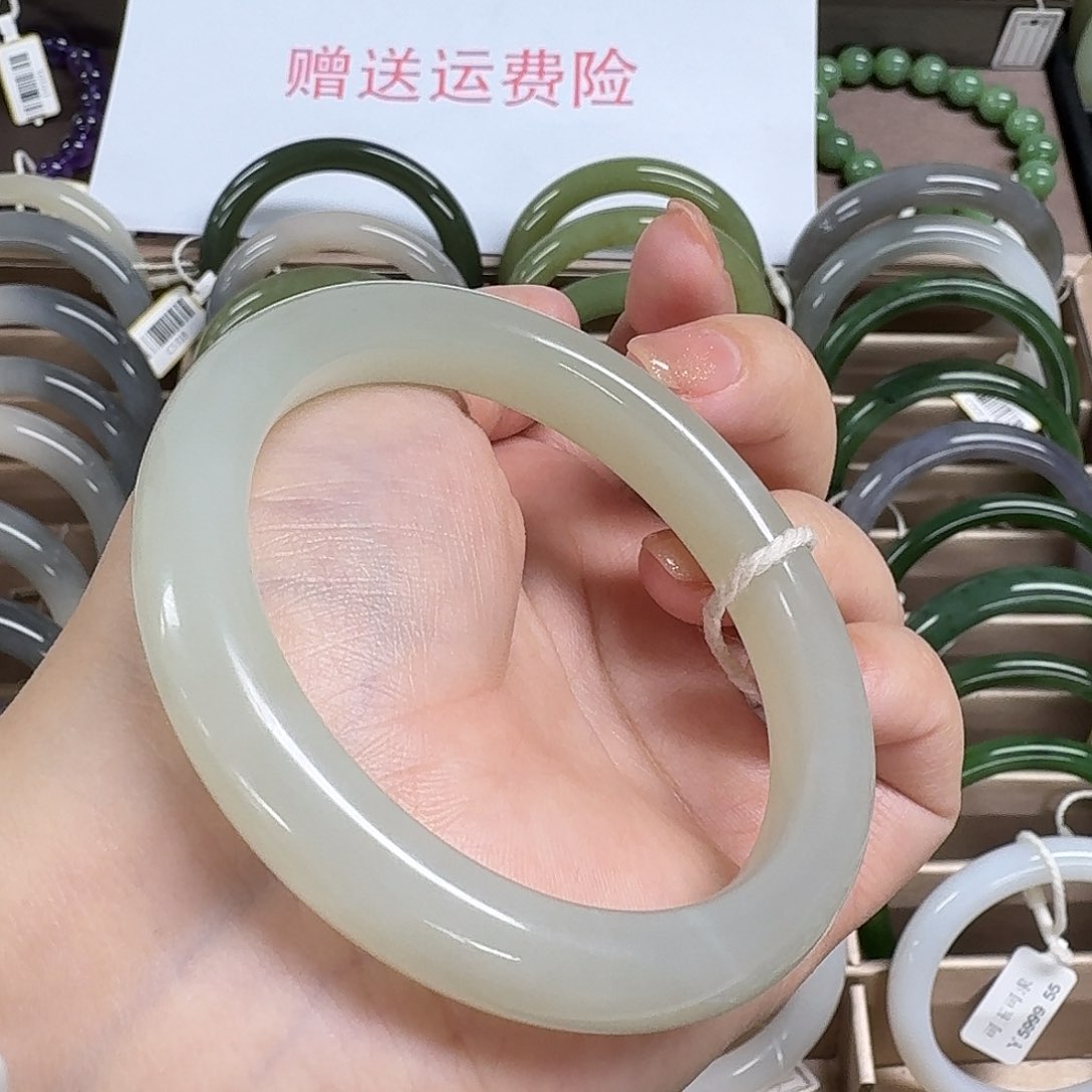 和田玉手镯未镶嵌无****头