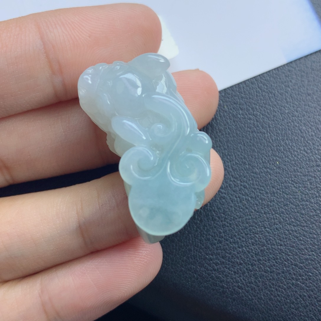 翡翠颈饰未镶嵌貔貅