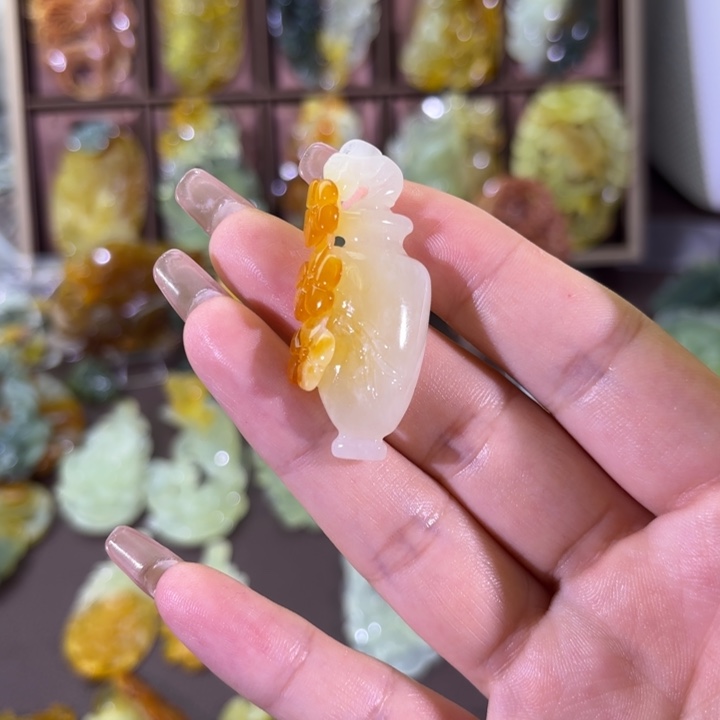 未镶嵌蛇纹石玉颈饰智****）