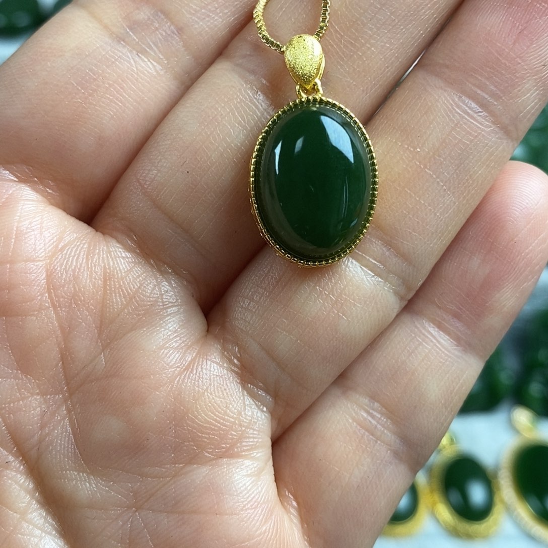 和田玉未镶嵌耳饰